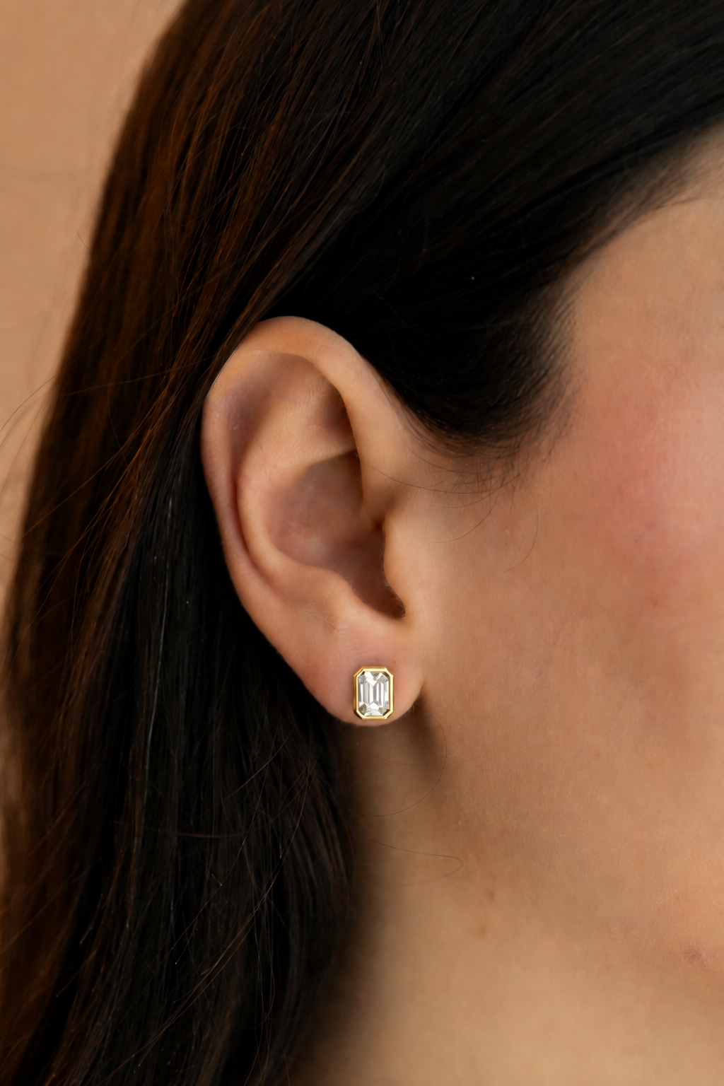 The Ray Emerald Bezeled Studs