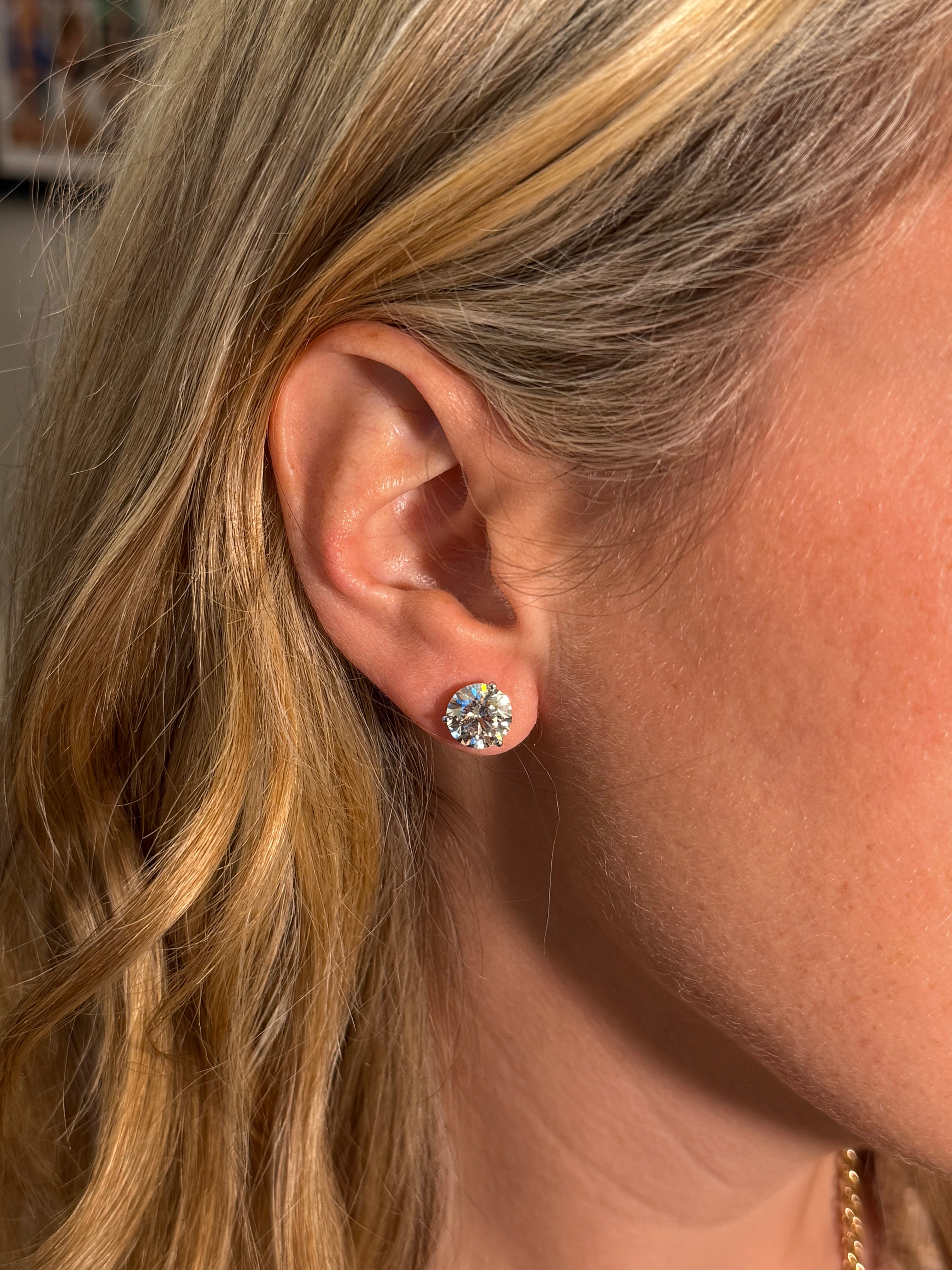 The Ray Radiant Studs