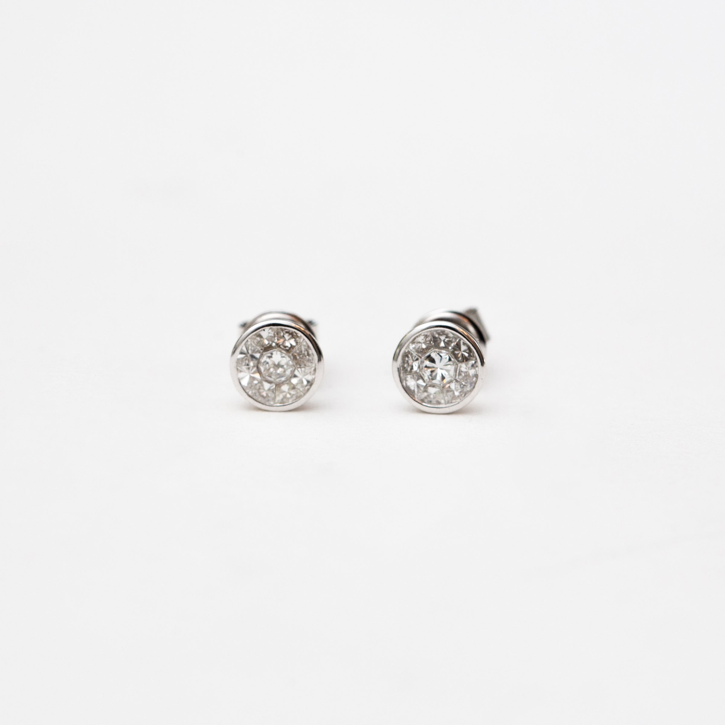 Bezeled Solitaire Stud Medium