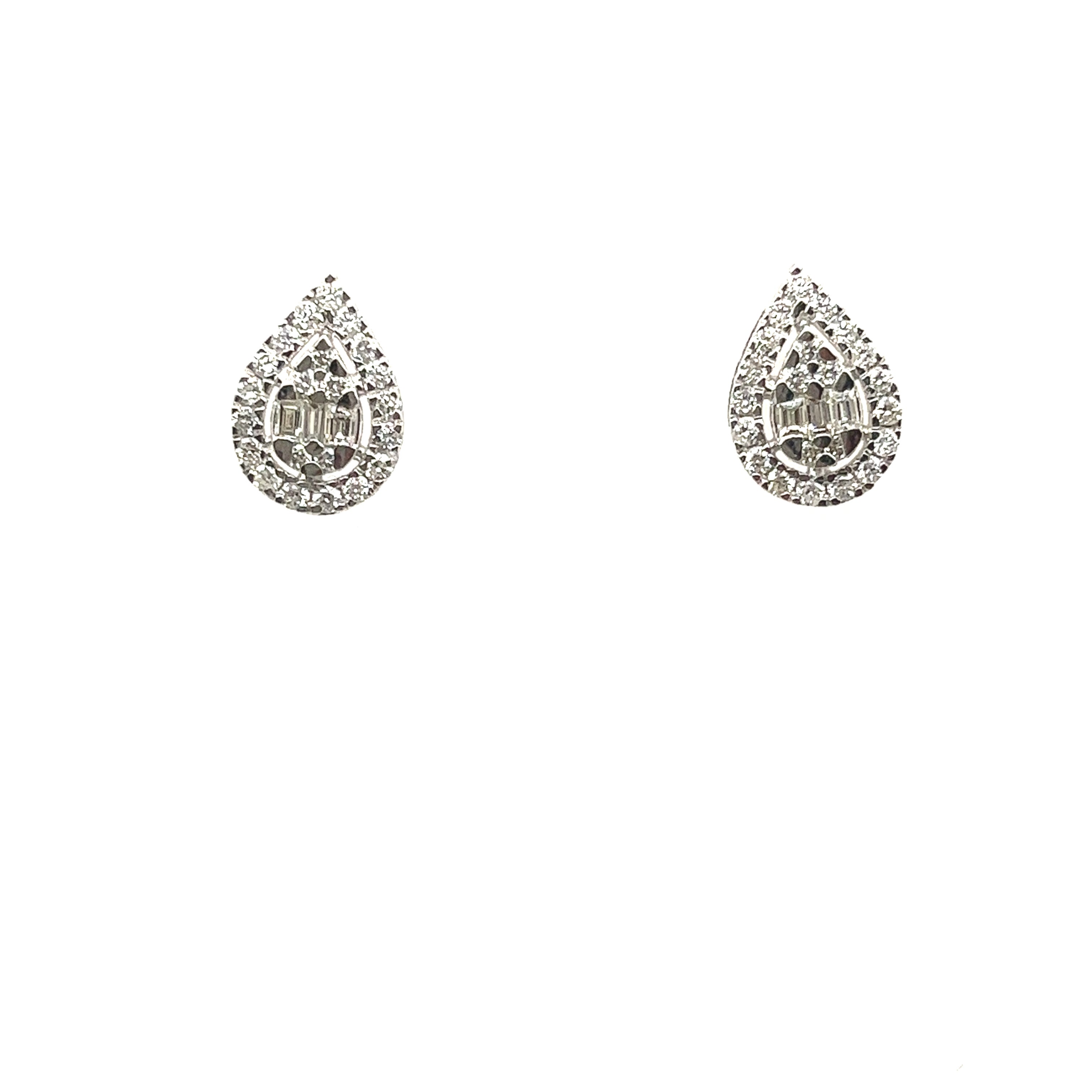 The Royal Pear Stud