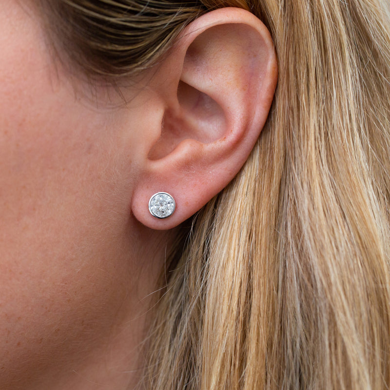 Bezeled Solitaire Stud Medium