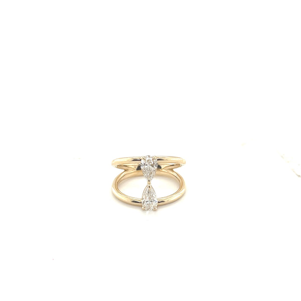 The Kissing Pear Ring